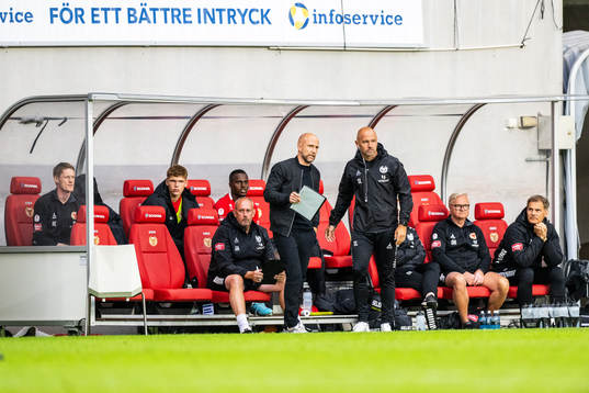 Kalmars tränare Henrik Rydström och assisterande tränare