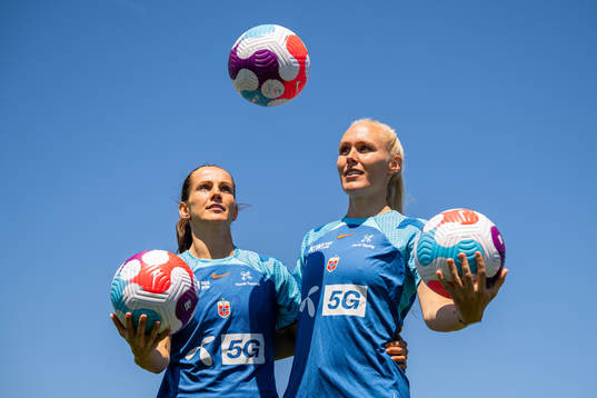 Tuva Hansen and Maria Thorisdottir of the Norwegian