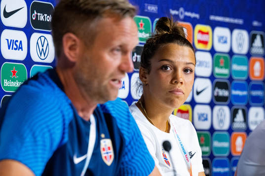 Celin Bizet Ildhusøy and Martin Sjögren, head coach of