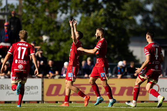 Skövde AIKs Yoann Fellrath jublar