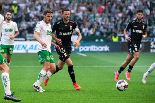 Hammarbys Jeppe Andersen och IFK Göteborgs Marcus Berg