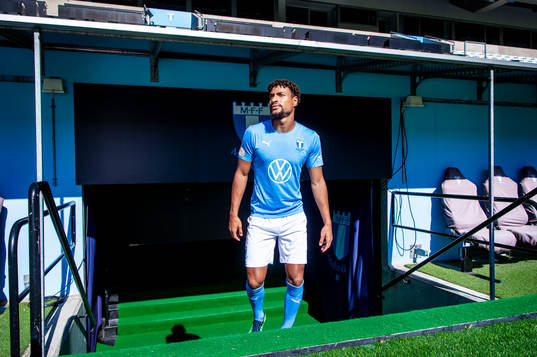 Malmö FF presenterar Joseph Ceesay som ny spelare