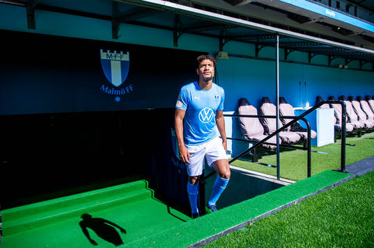 Malmö FF presenterar Joseph Ceesay som ny spelare