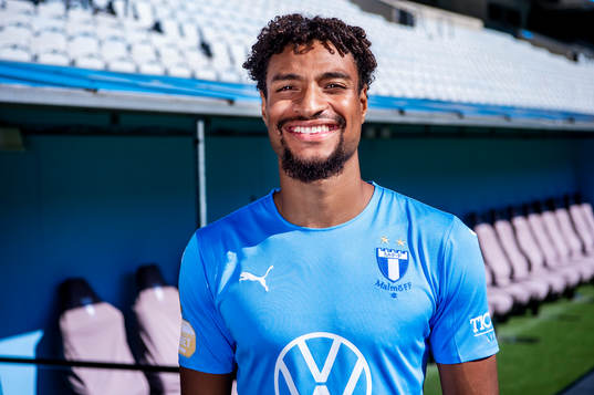 Malmö FF presenterar Joseph Ceesay som ny spelare