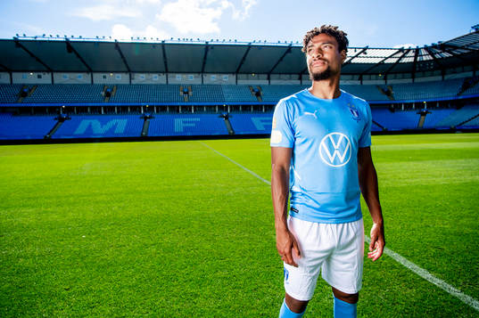 Malmö FF presenterar Joseph Ceesay som ny spelare