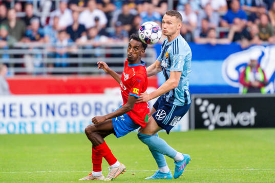 Helsingborgs Taha Ali och Djurgårdens Piotr Johansson