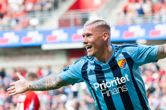 Djurgårdens Victor Edvardsen jublar