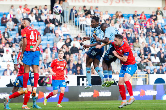 Djurgårdens Joel Asoro och Emmanuel Justine Rabby Banda