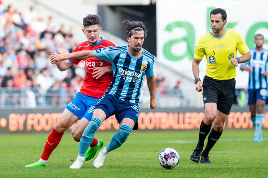 Helsingborgs Armin Gigovic och Djurgårdens Gustav Wikheim