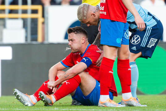 Helsingborgs Viljormur Davidsen har ont