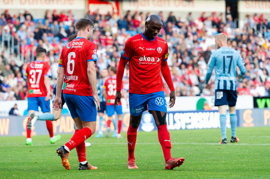 Helsingborgs Andreas Landgren och Ravy Tsouka-Dozi deppar
