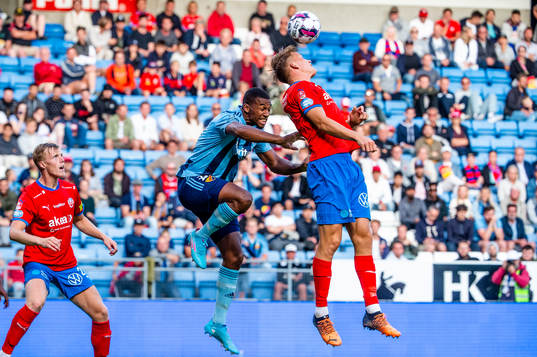 Djurgårdens Isak Hien mot Helsingborgs Casper Widell