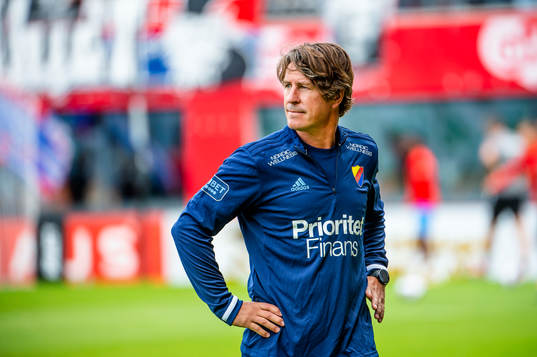 Djurgårdens tränare Thomas Lagerlöf innan