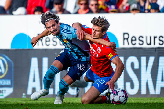 Djurgårdens Gustav Wikheim mot Helsingborgs Wilhelm Loeper