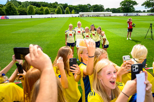Amanda Nilden, Fridolina Rolfö, Olivia Schough, goalkeeper