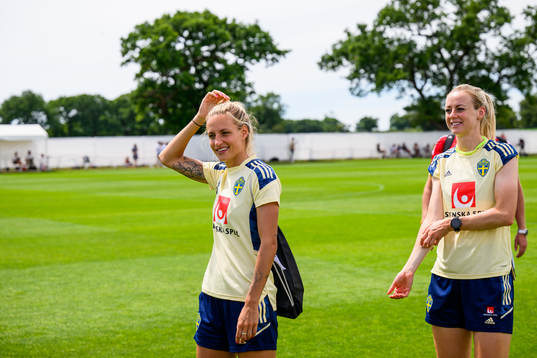 Nathalie Björn and Amanda Ilestedt of the Swedish women's