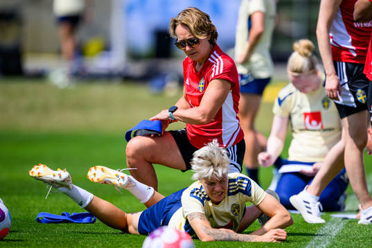 Physio Annica Näsmark and Lina Hurtig of the Swedish