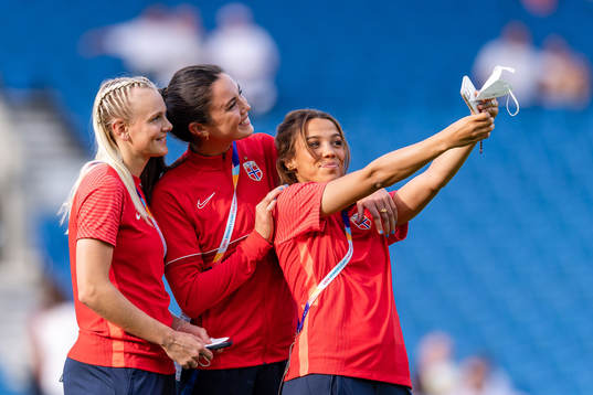 Karina Sævik , Ingrid Syrstad Engen and Celin Bizet