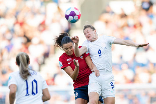 Ingrid Syrstad Engen of Norway and Ellen White of England