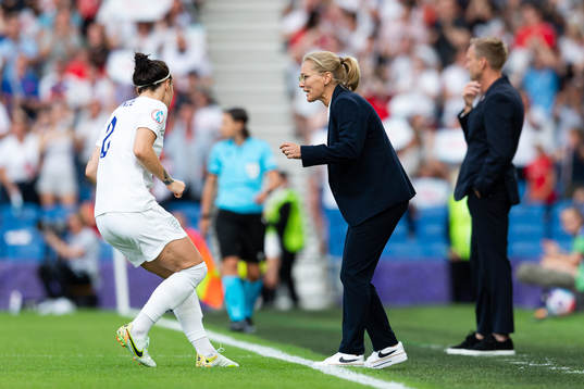 Lucy Bronze and head coach Sarina Wiegman of England
