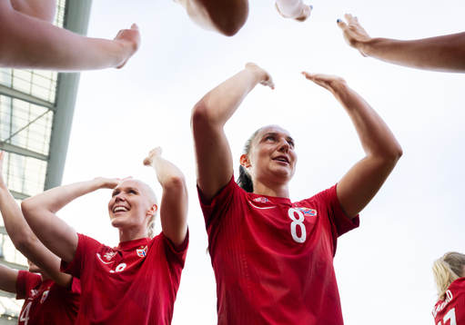 Maria Thorisdottir and Vilde Bøe Risa of Norway