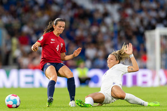 Tuva Hansen of Norway and Rachel Daly of England
