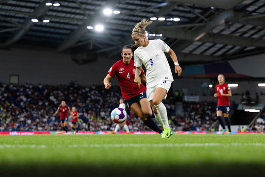 Tuva Hansen of Norway and Rachel Daly of England
