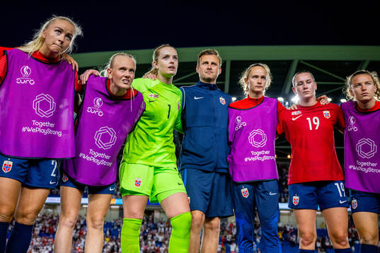 Anna Jøsendal, Karina Sævik, goalkeeper Guro Pettersen,