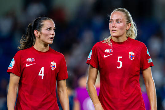 Tuva Hansen and Guro Bergsvand of Norway look dejected