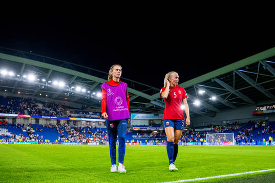 Caroline Graham Hansen and Guro Bergsvand of Norway look