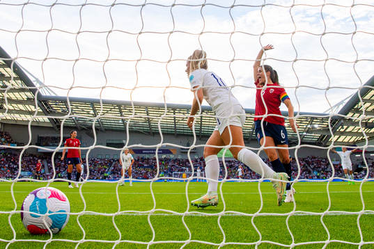 Maren Mjelde of Norway reacts