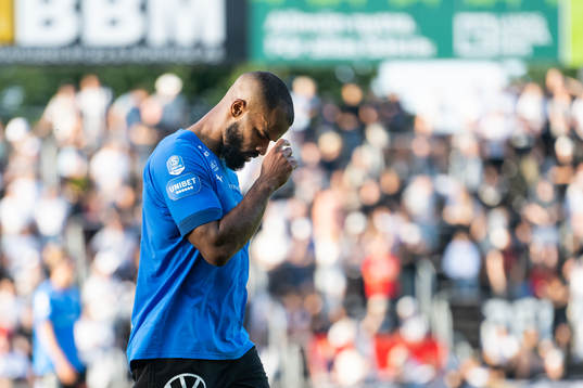 Halmstads Phil Ofosu-Ayeh jublar