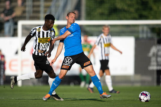 Landskronas Ousmane Diawara och Halmstads Joel Allansson