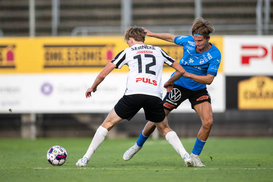 Landskronas Melker Jonsson och Halmstads Erik Ahlstrand