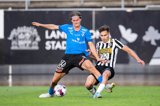 Halmstads Erik Ahlstrand och Landskronas Camil Jebara