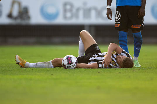 Landskronas Erik Pärsson har ont