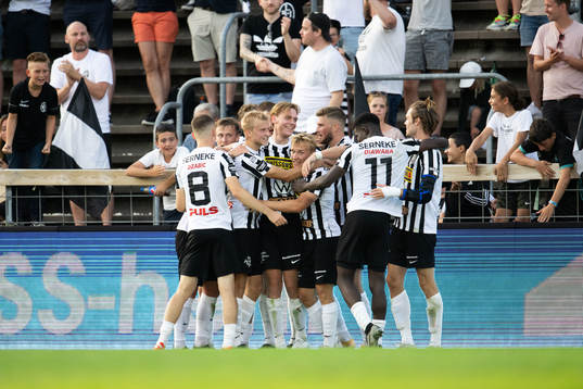 Landskronas spelare jublar