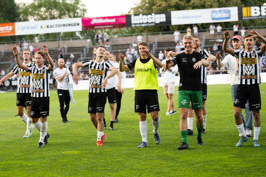 Landskronas spelare jublar