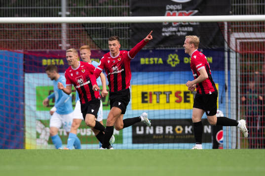 Karl Fridleifur Gunnarsson of Vikingur celebrates