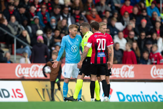 Anders Christiansen of Malmö FF talks to referee John