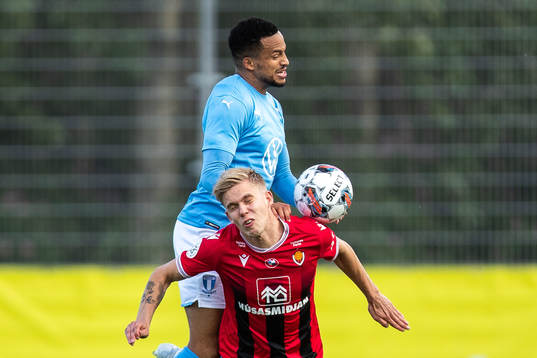 Martin Olsson of Malmö FF and Viktor Örlygur Andrason of
