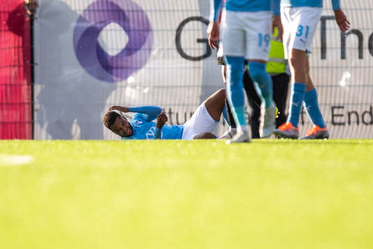Isaac Kiese Thelin of Malmö FF in pain
