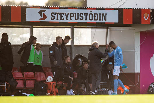 Isaac Kiese Thelin of Malmö FF in pain