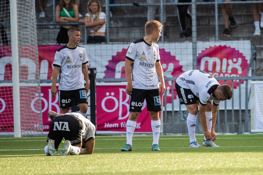 Örebros David Seger, Ahmed Yasin och Samuel Dahl deppar