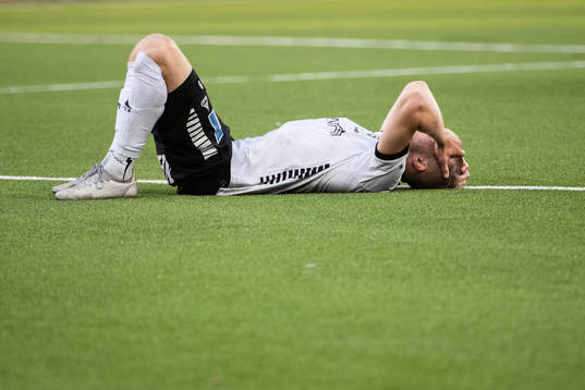 Örebros Erik Björndahl deppar