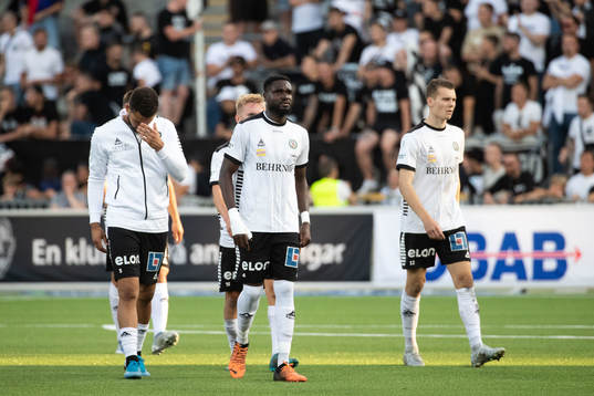 Örebros Jake Larsson och Nasiru Moro deppar
