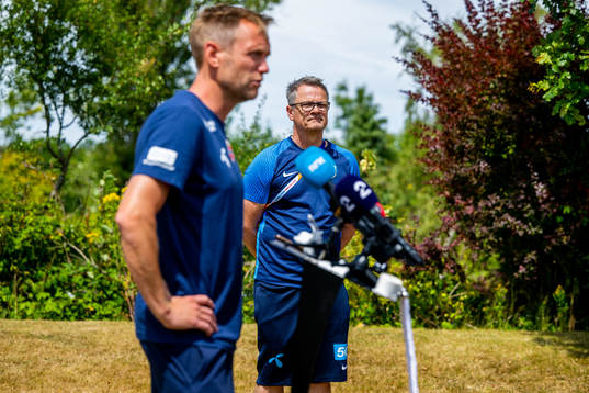 Halvor Lea, press officer, and Martin Sjögren, head coach
