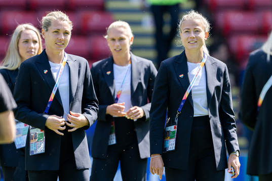 Goalkeeper Jennifer Falk and Hanna Glas of Sweden