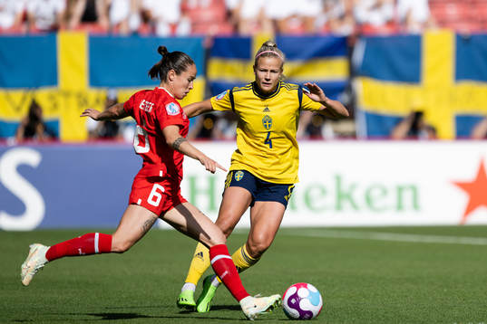 Geraldine Reuteler of Switzerland and Hanna Glas of Sweden