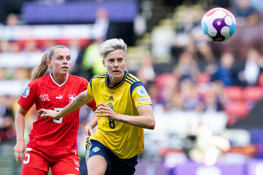 Noelle Maritz of Switzerland and Lina Hurtig of Sweden